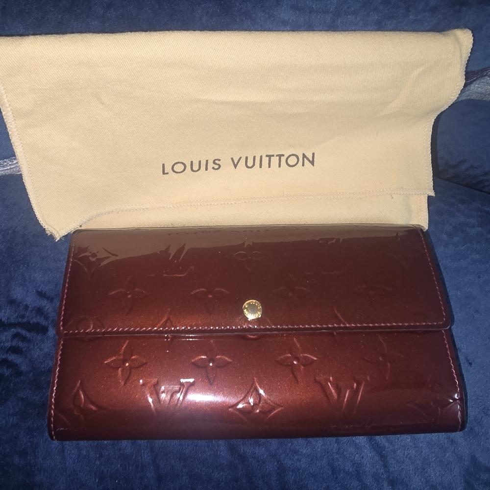 Louis Vuitton Vernis Sarah Wallet